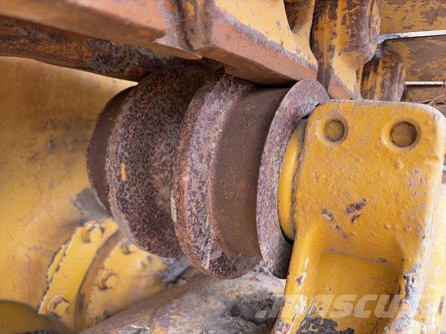 Komatsu D65EX-15 Spycharki gąsienicowe