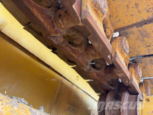 Komatsu D65EX-15 Spycharki gąsienicowe