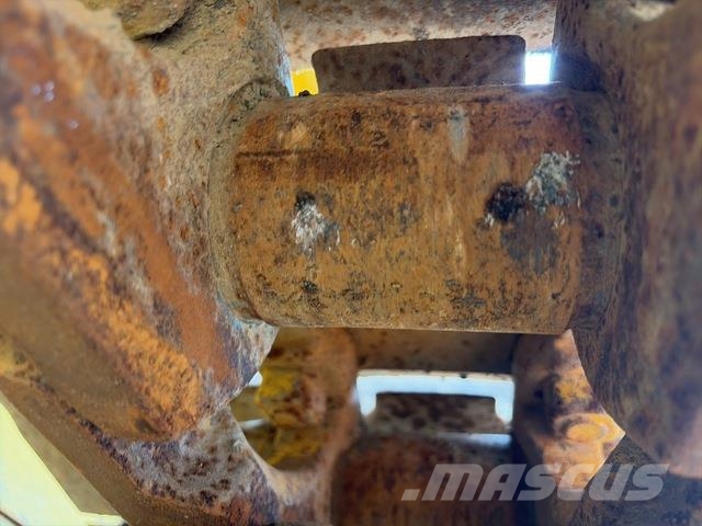 Komatsu D65EX-15 Spycharki gąsienicowe