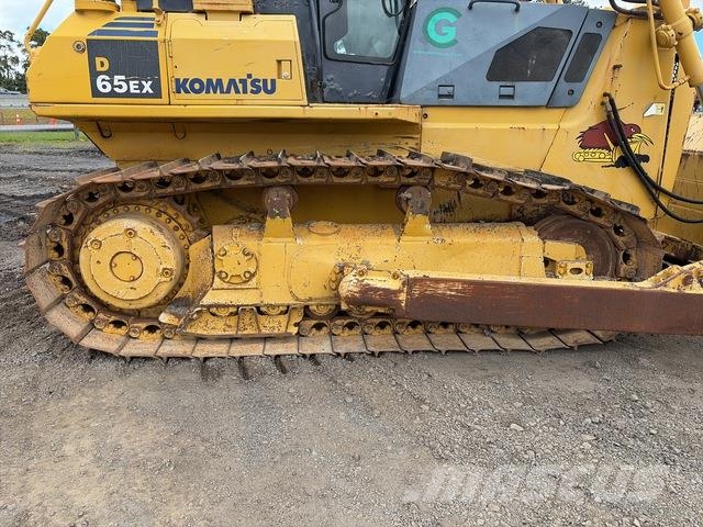 Komatsu D65EX-15 Spycharki gąsienicowe