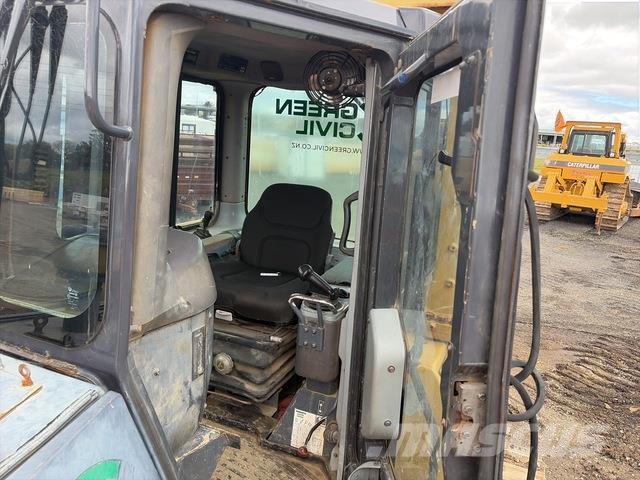 Komatsu D65EX-15 Spycharki gąsienicowe