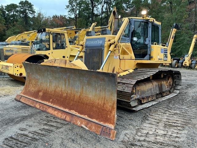 Komatsu D65PX-17 Гусеничные бульдозеры