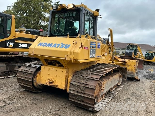 Komatsu D65PX-17 Гусеничные бульдозеры