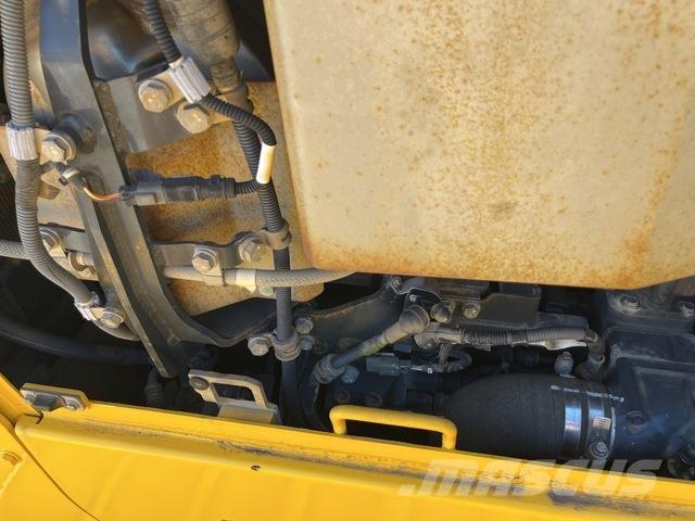 Komatsu D65PX-18 크롤러 도저