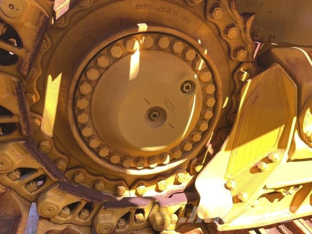 Komatsu D65PX-18 크롤러 도저