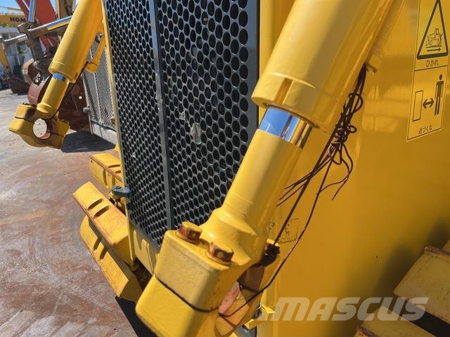 Komatsu D65PX-18 크롤러 도저