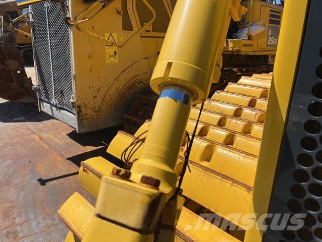 Komatsu D65PX-18 크롤러 도저