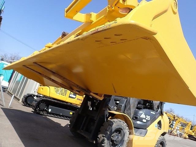 Komatsu D65PX-18 크롤러 도저