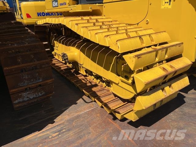 Komatsu D65PX-18 크롤러 도저