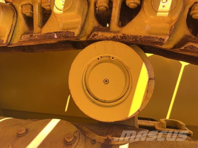 Komatsu D65PX-18 크롤러 도저