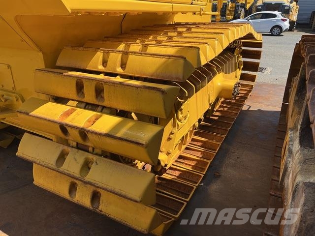 Komatsu D65PX-18 크롤러 도저