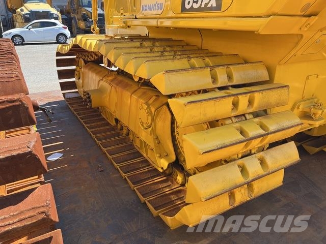 Komatsu D65PX-18 크롤러 도저