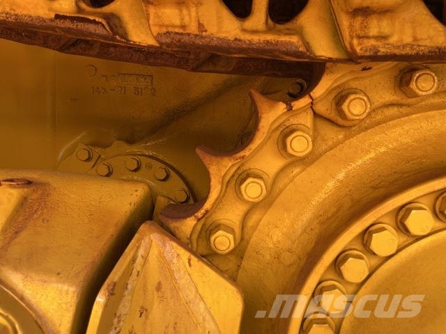 Komatsu D65PX-18 크롤러 도저