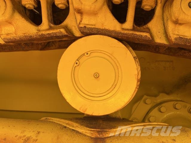 Komatsu D65PX-18 크롤러 도저