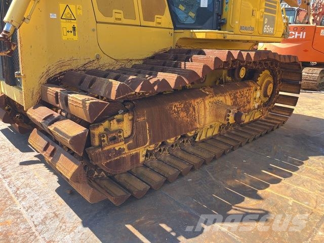Komatsu D65PX-18 크롤러 도저