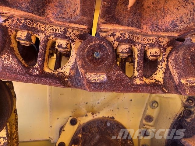 Komatsu D65PX-18 크롤러 도저