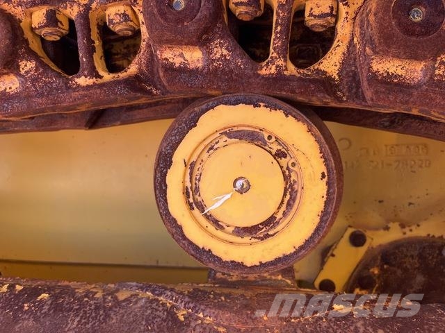 Komatsu D65PX-18 크롤러 도저