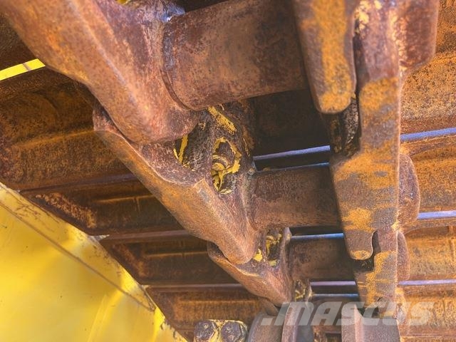 Komatsu D65PX-18 크롤러 도저
