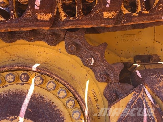 Komatsu D65PX-18 크롤러 도저