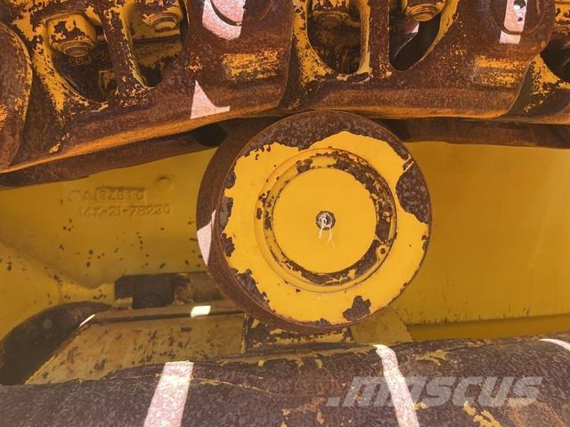 Komatsu D65PX-18 크롤러 도저