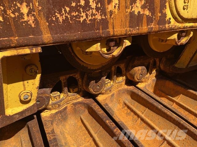 Komatsu D65PX-18 크롤러 도저