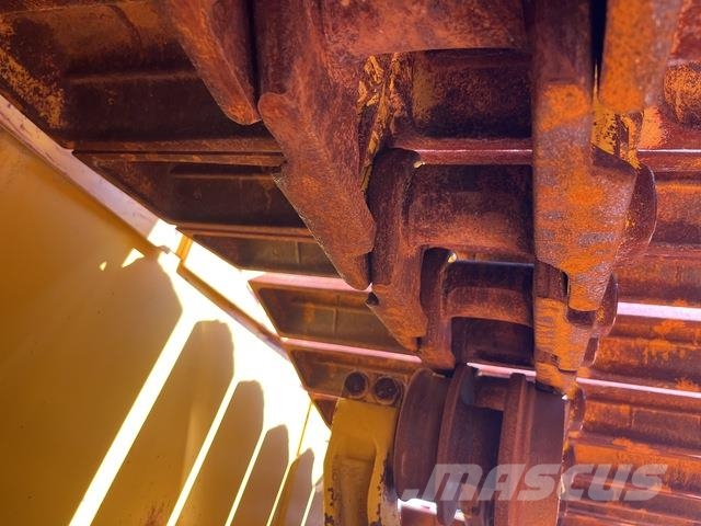 Komatsu D65PX-18 크롤러 도저