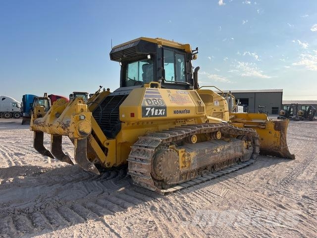 Komatsu D71EXI-24 Kāpurķēžu buldozeri