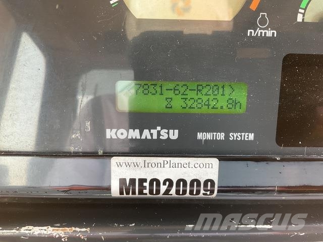 Komatsu D85EX-15 履帶推土機