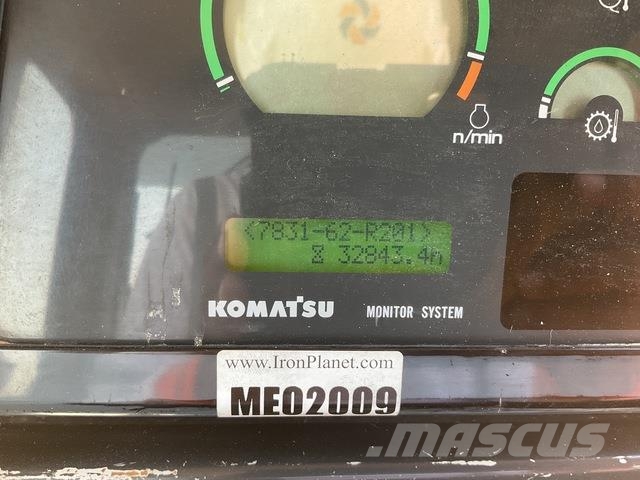 Komatsu D85EX-15 履帶推土機