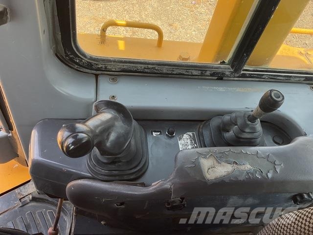 Komatsu D85EX-15 履帶推土機