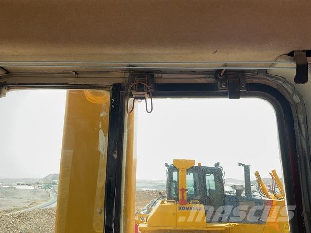 Komatsu D85EX-15 履帶推土機