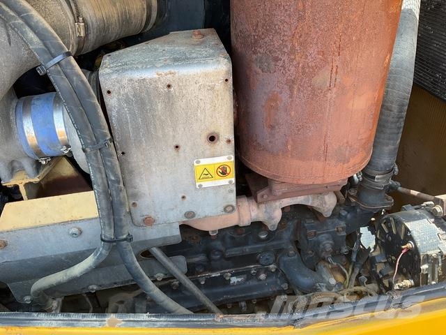 Komatsu D85EX-15 履帶推土機