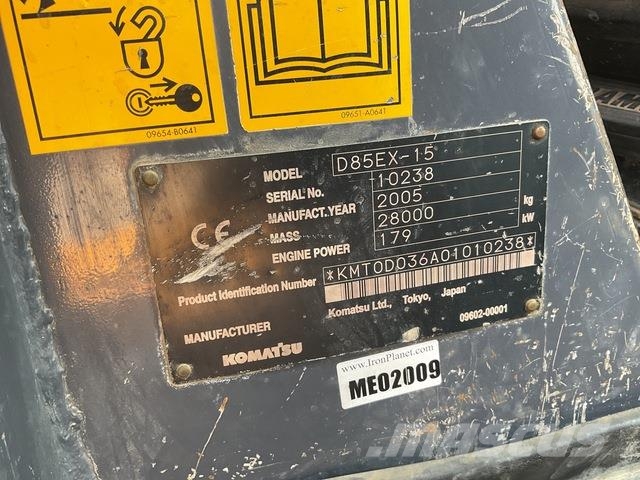 Komatsu D85EX-15 履帶推土機