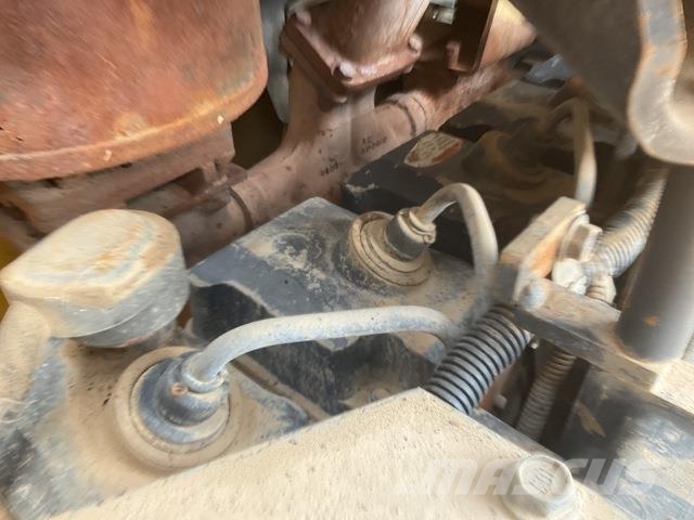 Komatsu D85EX-15 履帶推土機