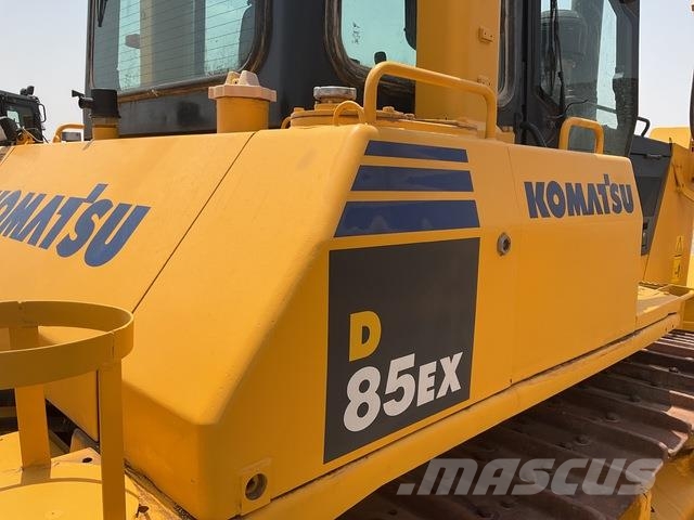 Komatsu D85EX-15 履帶推土機