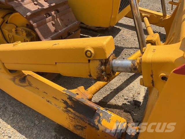 Komatsu D85EX-15 履帶推土機