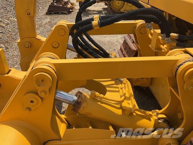 Komatsu D85EX-15 履帶推土機
