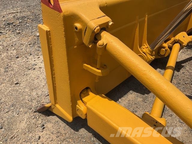 Komatsu D85EX-15 履帶推土機