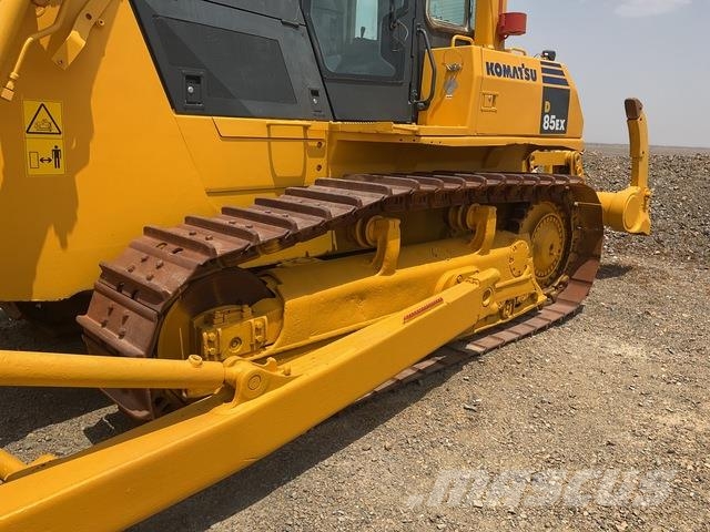 Komatsu D85EX-15 履帶推土機
