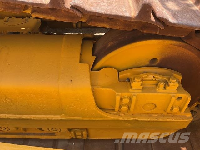 Komatsu D85EX-15 履帶推土機