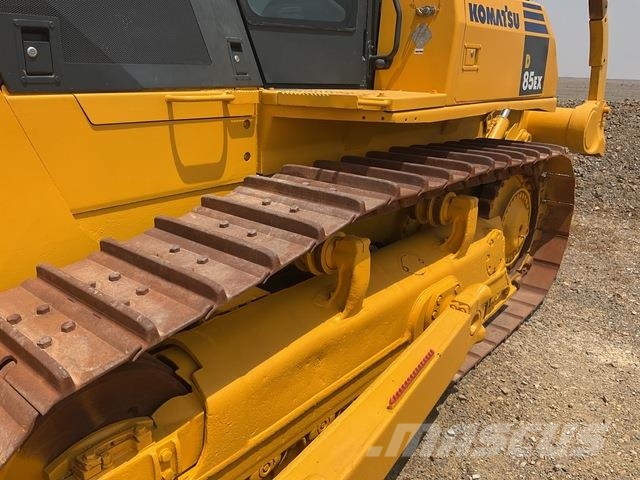 Komatsu D85EX-15 履帶推土機
