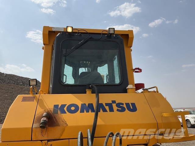Komatsu D85EX-15 Vikšriniai buldozeriai