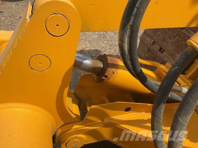 Komatsu D85EX-15 Vikšriniai buldozeriai