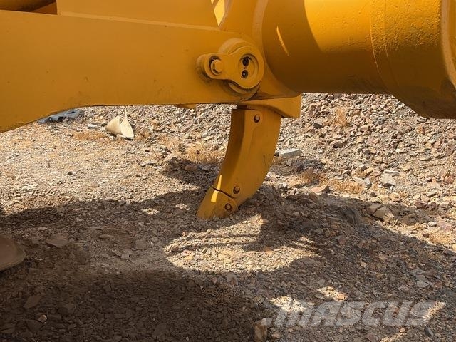 Komatsu D85EX-15 Vikšriniai buldozeriai