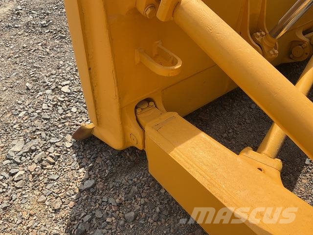 Komatsu D85EX-15 Vikšriniai buldozeriai