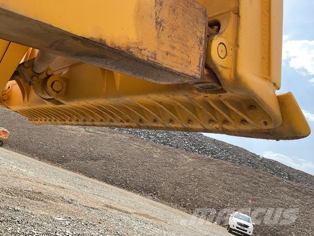 Komatsu D85EX-15 Vikšriniai buldozeriai