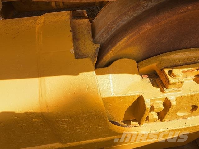Komatsu D85EX-15 Vikšriniai buldozeriai