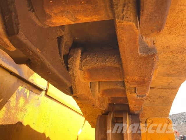 Komatsu D85EX-15 Vikšriniai buldozeriai
