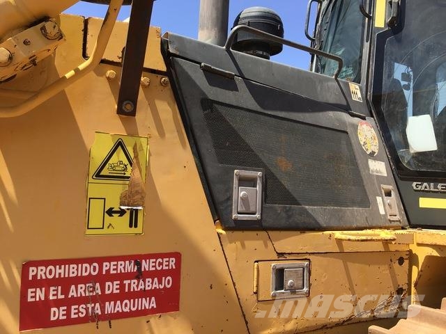 Komatsu D85EX-15EO Vikšriniai buldozeriai