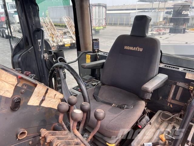 Komatsu GD705-5 Tiehöylät